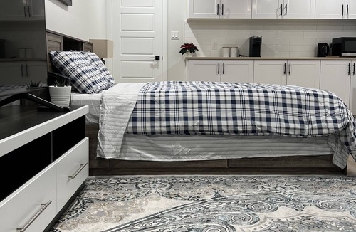 Regina House | Newly built suite