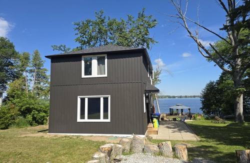 Ramara Cottage | Newly renovated 3 bedroom Lakefront Cottage on Kawartha Lakes. Pet friendly!