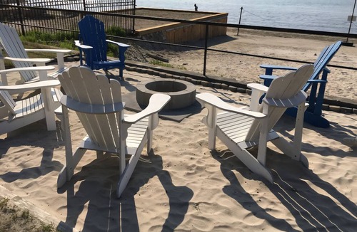 Wasaga Beach Condo | Newly Renovated Beach Condo with Salt Water Pool Right on Wasaga Beach