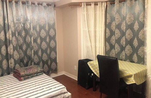 Vaughan House | Newly Renovated Bright Suite in Quiet Neighborhood, Convenient