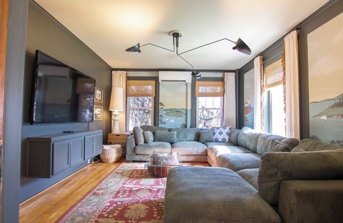 Rosemont House | Newly Renovated Group-Friendly On-Site Parking 10Min to Old Port
