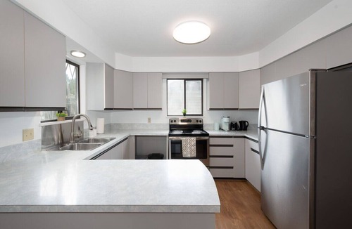 Renfrew-Collingwood House | Newly Renovated Home - Near FIFA