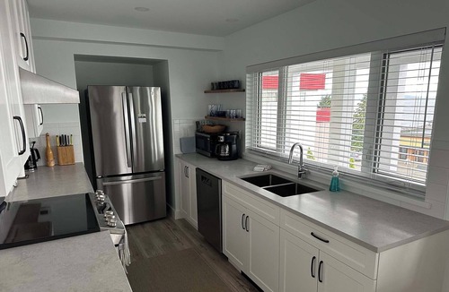 Powell River House | Newly Renovated. Just steps from the ferry to Vancouver Island.