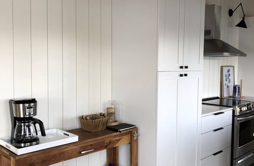 Bracebridge Cottage | Newly-Renovated Muskoka Island Cottage Steps From Water