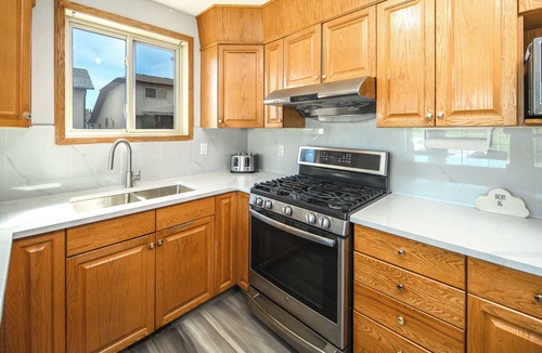 Calgary House | Newly renovated! Perfect location! BBQ! King bed!