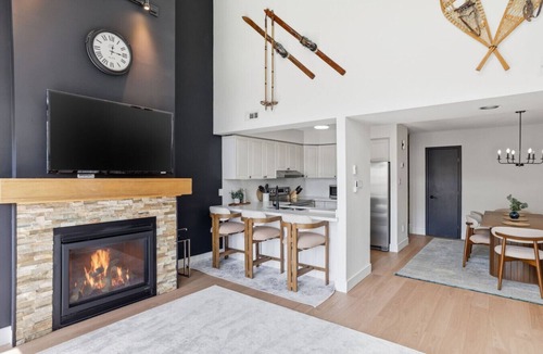 The Blue Mountains Condo | Newly Updated 2BDR Slopeside Condo at BM!