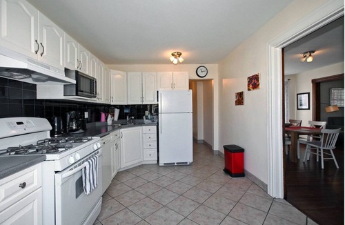Niagara Falls House | Niagara Sky Line 2- Walk to the Falls WIFI/Parking