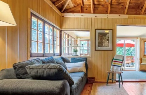 Burnt River Cottage | Nibi Haven | Four Mile Lake Retreat | Private Dock, Kayak, Paddleboard & Firepit