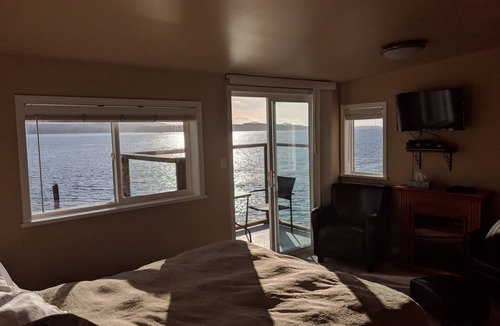 Alert Bay Hotel | Nimpkish Hotel