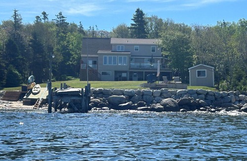 Bayside Apartment | Nordik Ocean Retreat | Sauna, Covered Hot Tub, Beach, & Kayaks Near Peggys Cove