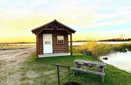 North Perth Cabin | North Cabin - Whispering Willow Cabins