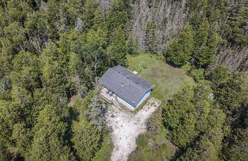Northern Bruce Peninsula Cottage | Northern Blue – Tranquil Forest Cabin w/Fireplace