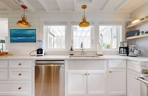 Lunenburg County Cottage | Nova Scotia waterfront retreat with sauna and hot tub!
