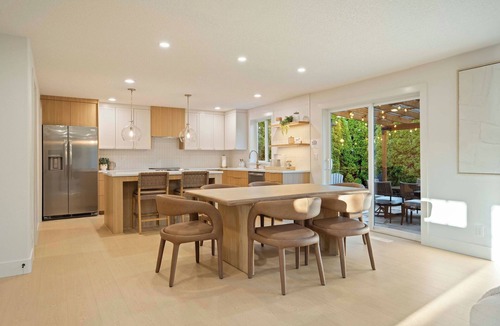 Vancouver House | NW Chill Vibes - 3BD Corner Lux Haus with Covered Patio, Firepit, and Sauna