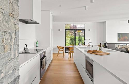 Saanich West House | Oakmere House on Portage Inlet