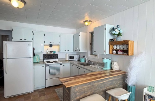 Riviere-Bleue Ski Chalet | Oasis Majana | Waterfront | AC | 4Season-Spa | BBQ