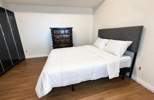 Crescent Beach Villa | Ocean view 2 bedrooms