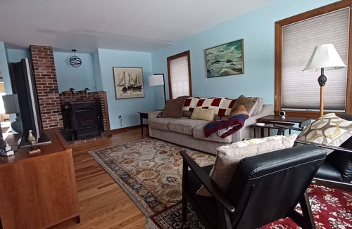 Owls Head House | Ocean View, minutes from downtown Rockland, sleeps 7