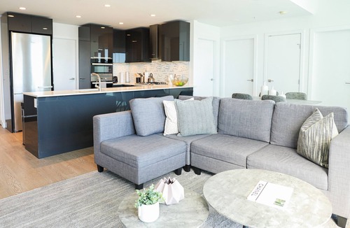 Downtown Vancouver Condo | OCEAN VIEWS-Luxury Sub-penthouse2 bedrooms/2 bath PRIME LOCATION