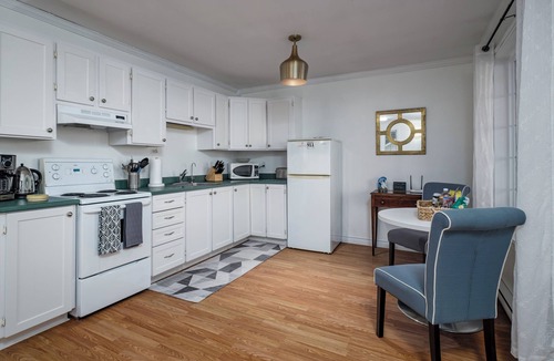 Cavendish Cottage | Oceanfront Boutique Retreat~Hot Tub~Woodstove