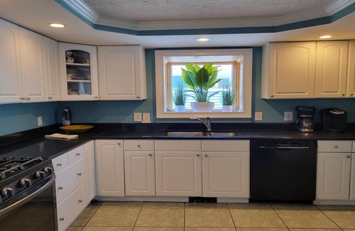 York Beach House | Oceanfront Classic Maine Cottage in close walking distance to beaches!