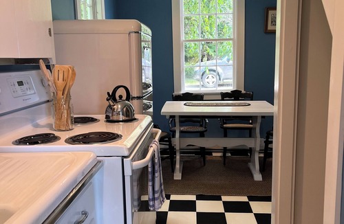 Isle of Springs Cottage | Oceanfront cottage Barters Island, Boothbay, ME