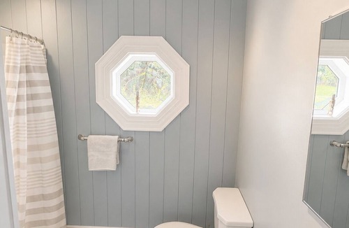 Blooming Point House | Oceanfront Farmhouse w Private Beach Access
