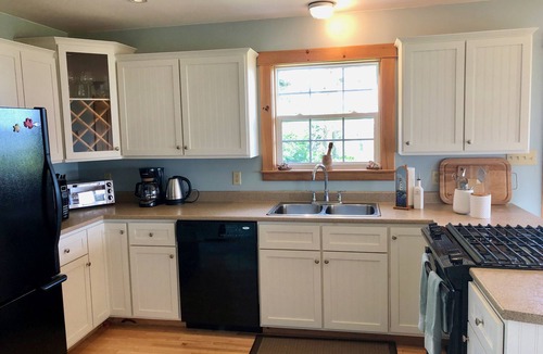 Botsford Ski Chalet | Oceanfront Retreat Beachfront and Nature
