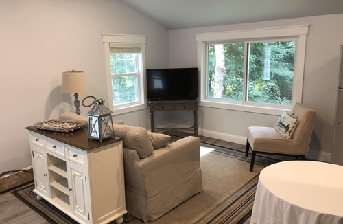 Ogunquit Apartment | Ogunquit Studio 15 min walk to Footbridge; restaurants and Trolley Stop close by
