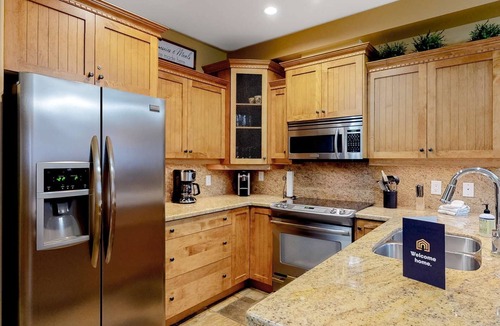 Big White Ski Resort Condo | Okanagan - Aspens 4307