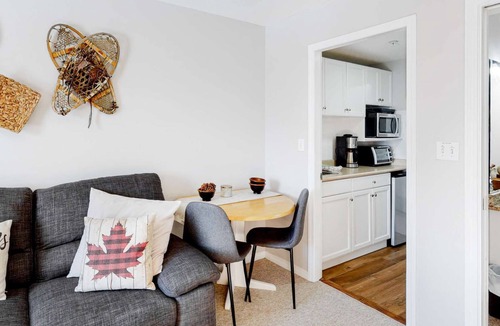 Big White Ski Resort Condo | Okanagan - Hilltop Hideaway Suite - Legacy 401B