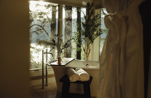 Wilden Bed & Breakfast | Okanagan Lake View Villa. Pool. Sauna. Cold Plunge