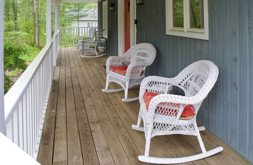 Grand Bend Cottage | Old River Road Retreat | Hot Tub, Sunroom & Family Getaway Near Grand Bend