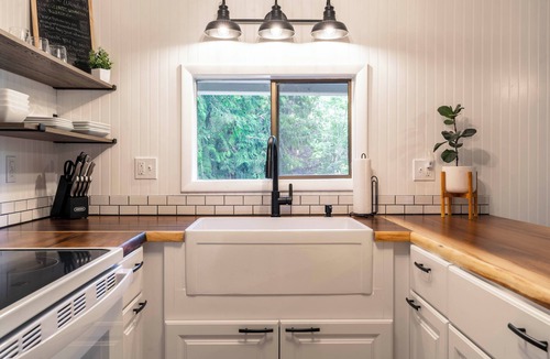 Brinnon Cabin | Olympic Wanderer Creekside~ Hot-tub Olympic Peninsula Nature Retreat