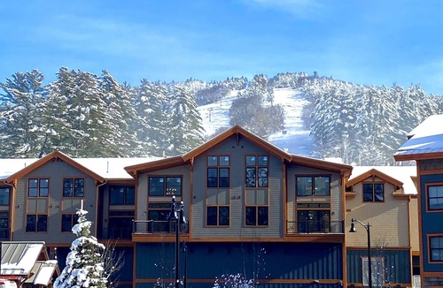 North Conway Condo | On Mt Cranmore with pool and hot tub. Lots of activities on the mountian