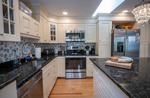 Narragansett Pier House | One block from the beach. 2 blocks from Pier restaurants, shopping, etc.