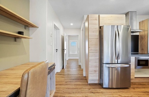 Montague House | Opulence Suite-luxury one-bedroom in hi-end neighborhood