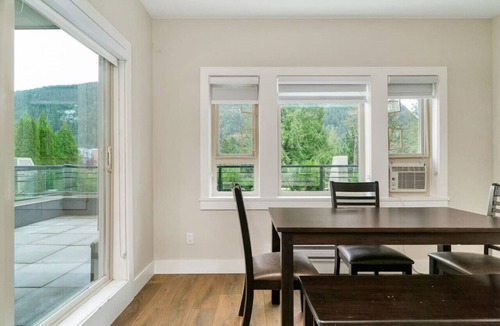 Harrison Hot Springs Apartment | Opulent Oasis: Exquisite 2-Bedroom Retreat