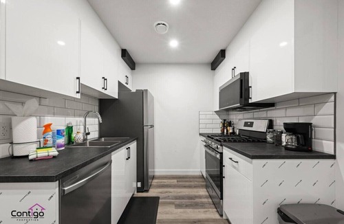 Southeast Edmonton Condo | Orchards Delight | Near Airport | Sleeps 4 | WiFi