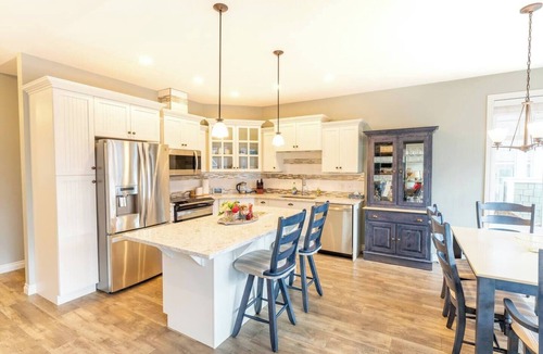 Okanagan-Similkameen House | Osoyoos Cottage Retreat | Private Beach & Pools