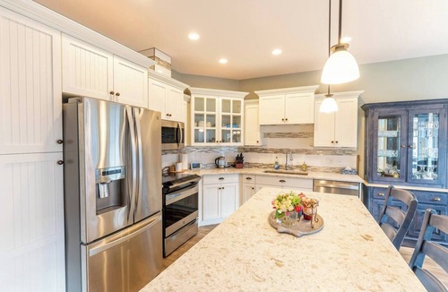 Okanagan-Similkameen House | Osoyoos Cottage Retreat | Private Beach & Pools
