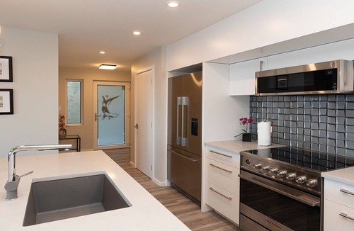 Saanich East Apartment | Otter Grotto