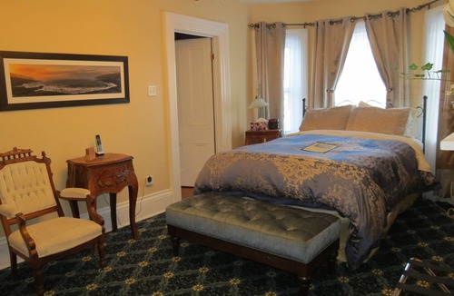 Downtown St. John's Bed & Breakfast | Outstanding downtown and harbour views. Breakfast Included May 1 to October 15th