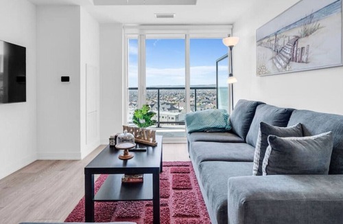 Burlington Condo | Panoramic Bliss & Urban Vista w/ Private Balcony