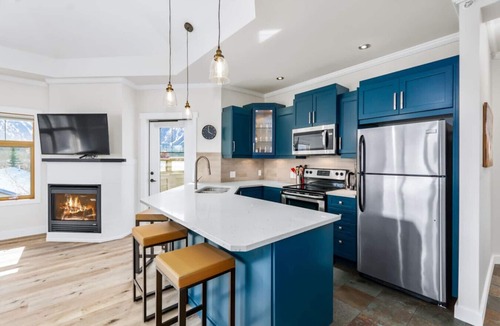 Canmore Condo | Panoramic Rockies. The Best of Canmore at Your Doorstep. Make Your Grand Escape.