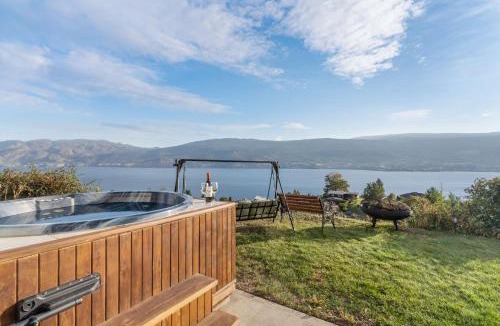 Okanagan-Similkameen House | Panoramic Summerland Lake View Studio with Hot Tub