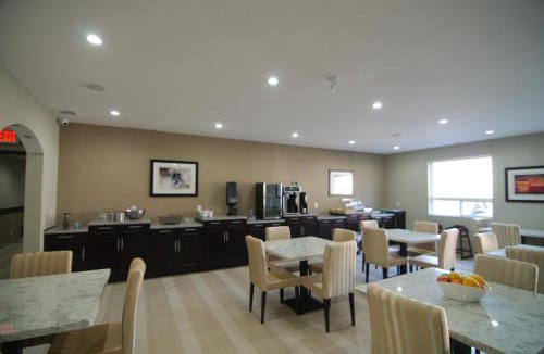 Redwater Hotel | Paradise Inn and Kitchenette Suites Redwater
