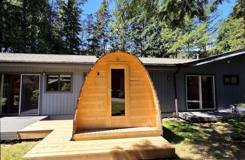 Woodfibre Cottage | Paradise Valley Escape, Sauna & Outdoor fire Pit
