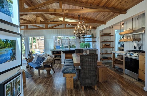 Barton Hills House | Parkside INCREDIBLE location-VIEWS-Kayak, SUP, Pool, Gorgeous Hikes-Restaurants