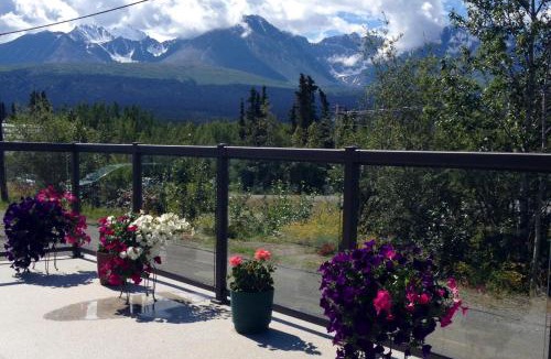 Haines Junction Hotel | Parkside Inn